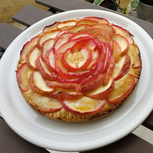 リンゴのローズケーキ